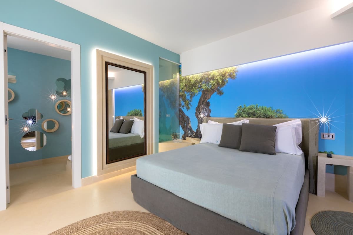 Junior Suite, Balcony | 1 bedroom, minibar, in-room safe, desk