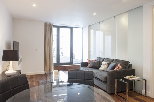 Oxford Street Apartments