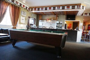 Billiards - Hotel Le Mirage (Saint Basile le Grand)
