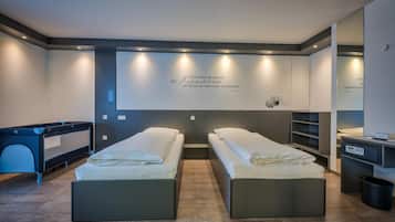 Hypo-allergenic bedding, in-room safe, desk, soundproofing