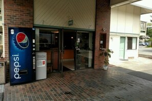 Exterior - Motel Puyallup (Puyallup)