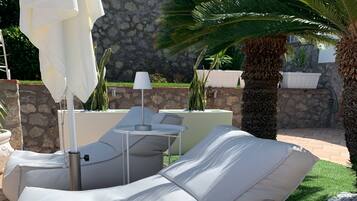 Kamar Double Superior | Seprai katun Mesir, seprai premium, selimut bulu angsa, dan minibar