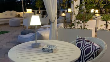 Deluxe-Doppelzimmer | Terrasse/Patio