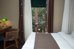 Deluxe tweepersoonskamer | Uitzicht vanuit de kamer