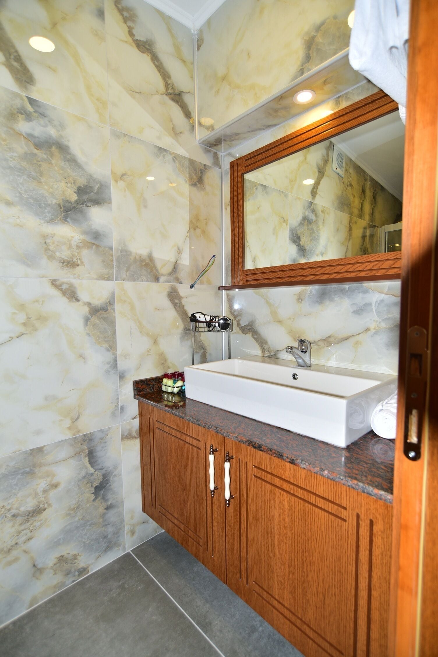 family quadruple room | 1 bedroom, minibar, in-room safe, desk