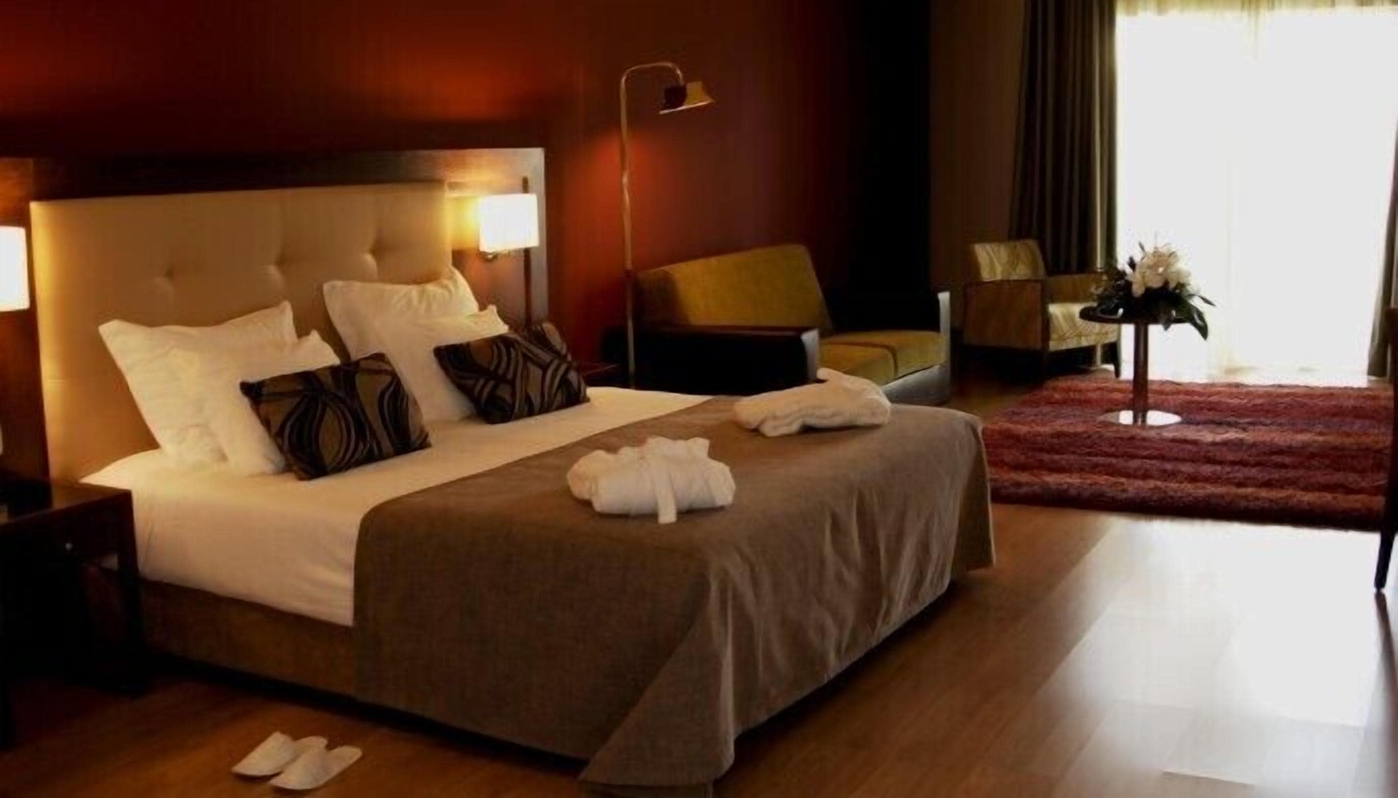 套房 | 迷你吧、客房内保险箱、特色装修、办公桌