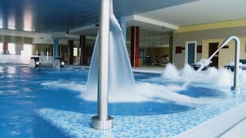 Indendørs pool