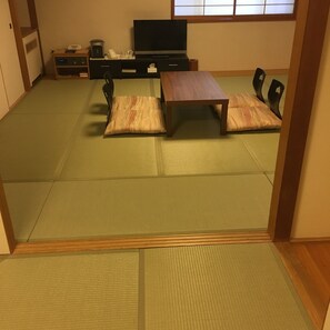 Japanese Style Room Non smoking | Free minibar, in-room safe, desk, blackout curtains - Hotel Marroad Karuizawa (Karuizawa)