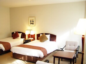 Free minibar, in-room safe, desk, blackout drapes