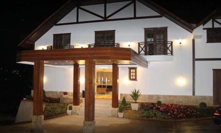 Fachada de la propiedad