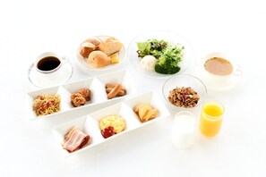 Breakfast buffet - Marroad Inn Kumagaya (Kumagaya)