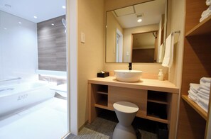 3F/4F, Deluxe Room, Non Smoking, 4 Adults (Dinner plan requires check-in by 5:00 p.m.) | In-room safe, blackout drapes, soundproofing, iron/ironing board - Marroad Hakone (Hakone)