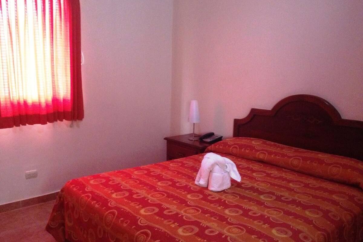 Standard-Vierbettzimmer | Zimmersafe, schallisolierte Zimmer, kostenloses WLAN, Bettwäsche