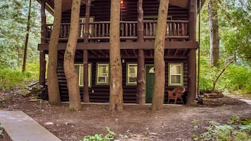 Private Log Cabin - 2 Bedrooms, 2 Bathrooms, Kitchen (Sleeps 8) | Street view