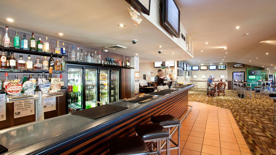 Nightcap at Edge Hill Tavern