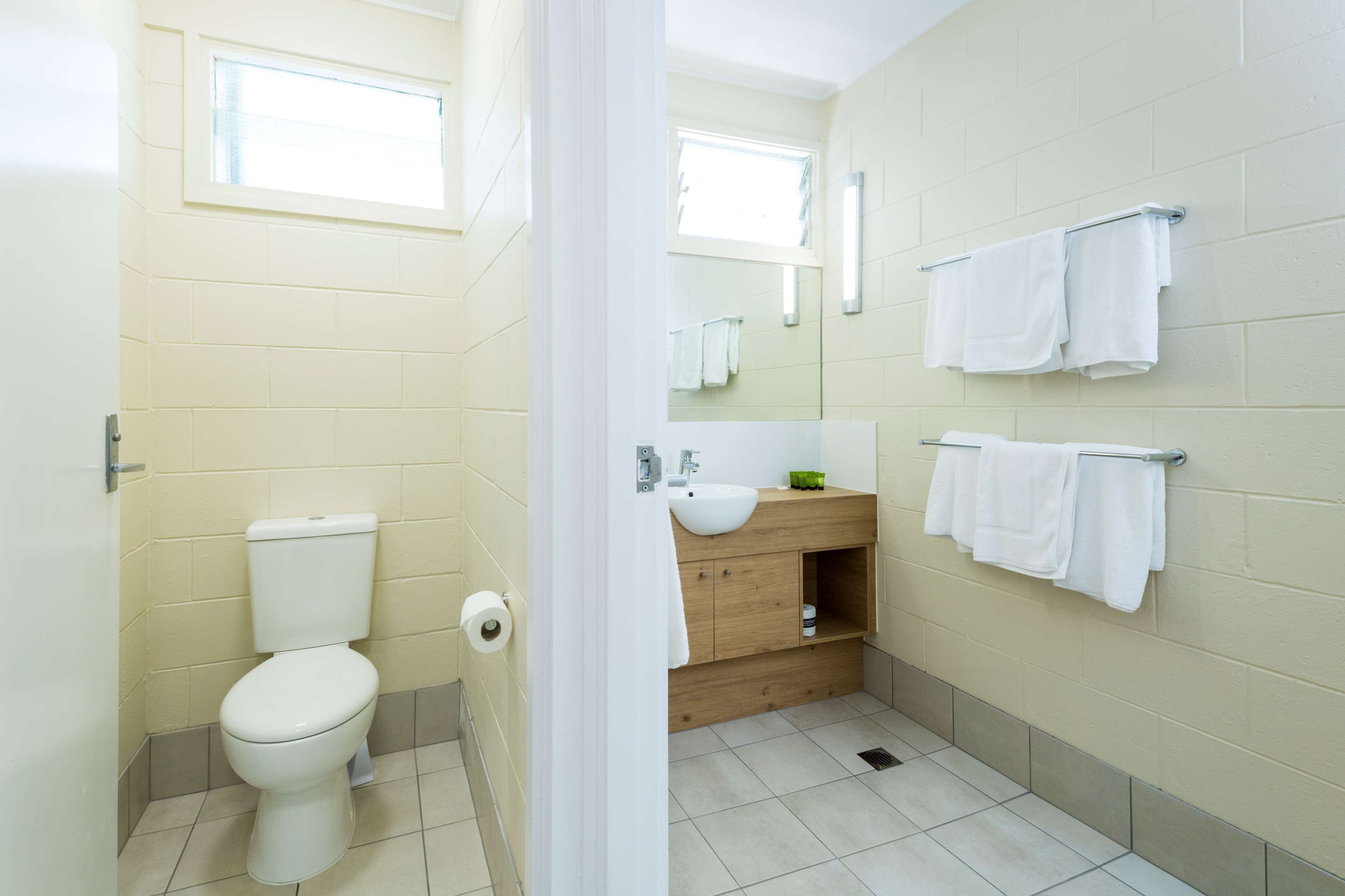 shower, rainfall showerhead, free toiletries, hair dryer