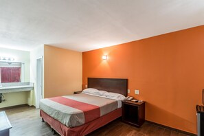 Blackout curtains, free WiFi, bed sheets, wheelchair access - Motel 6 Blythe, CA - South (Blythe)