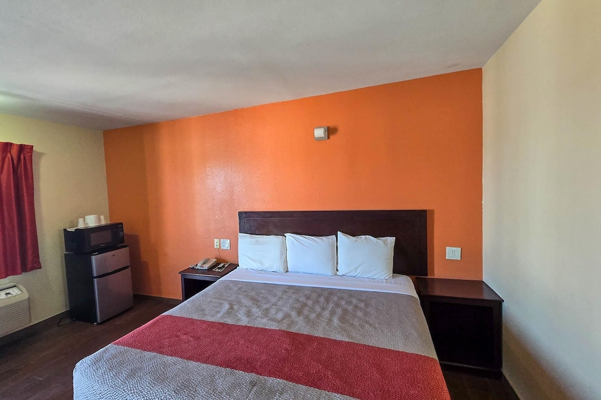 豪華客房, 1 張標準雙人床, 無障礙, 非吸煙房 | 遮光窗簾/窗簾、免費 Wi-Fi、床單、方便輪椅出入