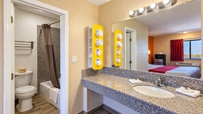 Bathroom - Motel 6 Blythe, CA - South (Blythe)