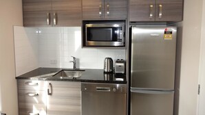 Apartemen Deluks, 2 kamar tidur, dapur | Meja kerja, tempat tidur lipat/tambahan, Wi-Fi gratis, dan seprai linen
