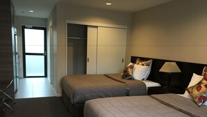 Studio Deluks, 1 kamar tidur, dapur kecil | Area keluarga | TV