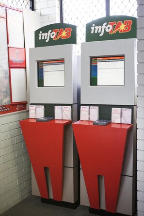 Interior - Upper Ross Hotel (Rasmussen)