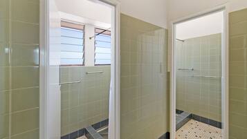 Economy Double - Shared Facilities | Bathroom | Shower, towels