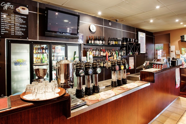 Sports bar
