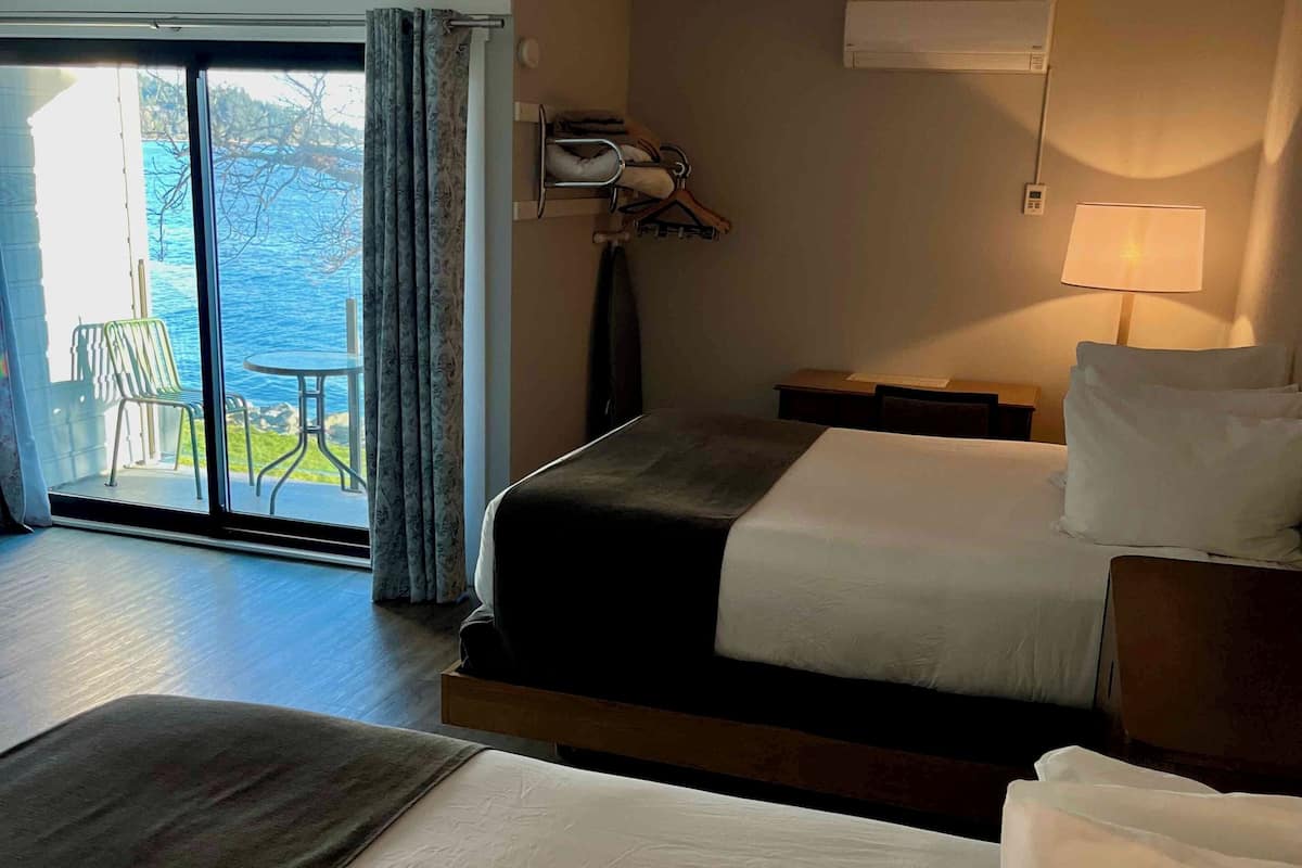 Desk, laptop workspace, iron/ironing board, free WiFi