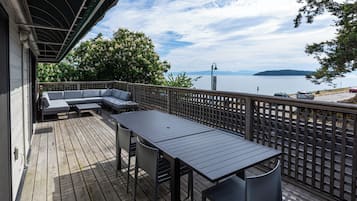 Deluxe Penthouse, Multiple Beds, Kitchen, Ocean View | Terrace/patio