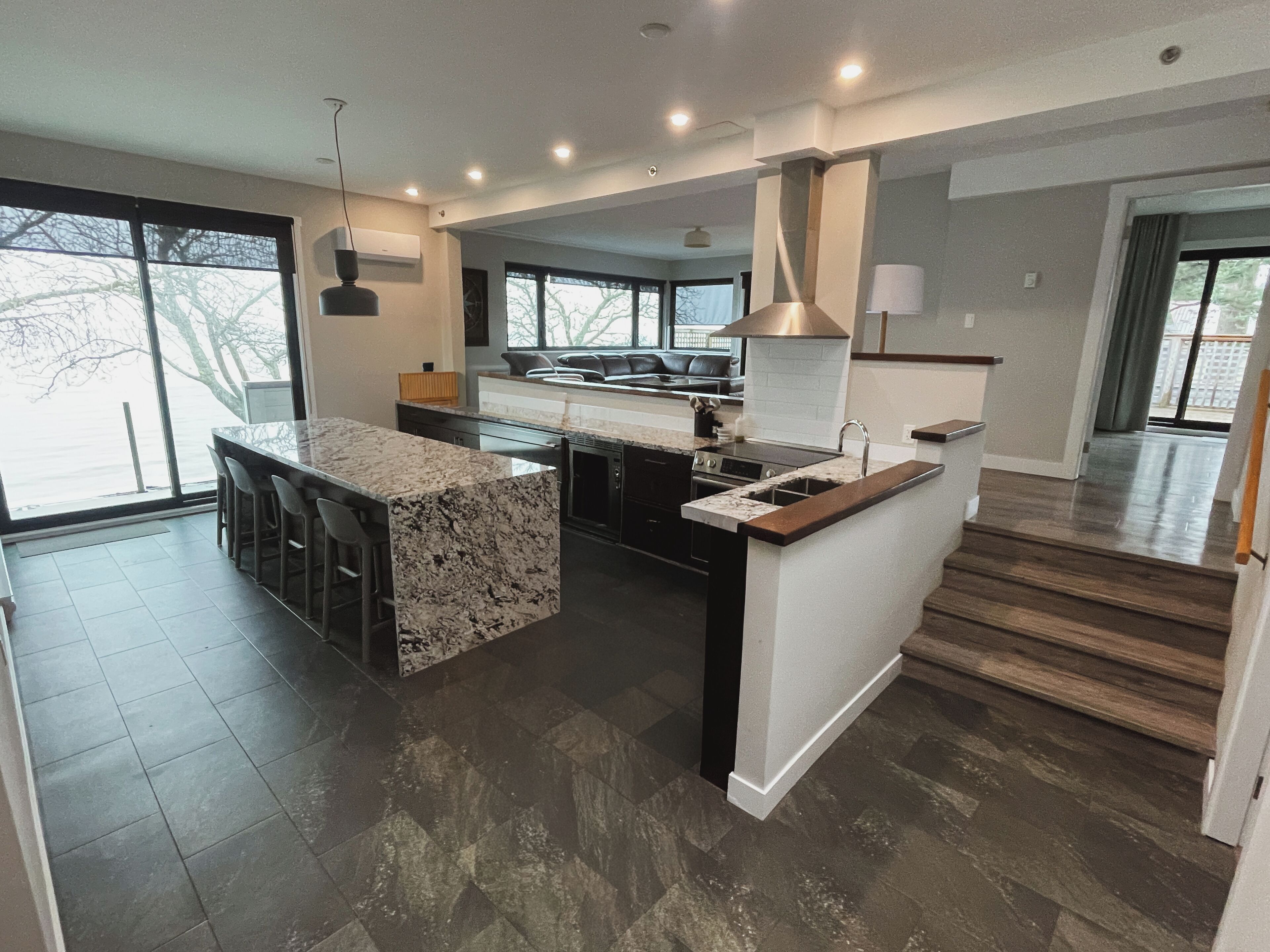 Deluxe Penthouse, Multiple Beds, Kitchen, Ocean View | Private kitchen