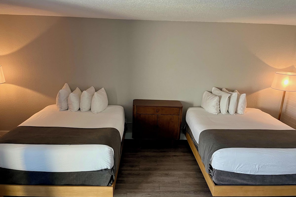 Työpöytä, kannettavalle tietokoneelle sopiva työtila