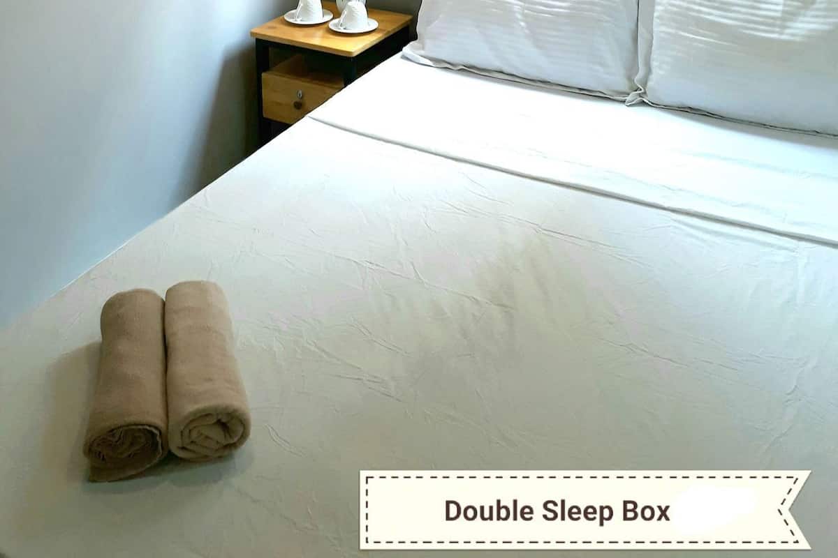 Free WiFi, bed sheets