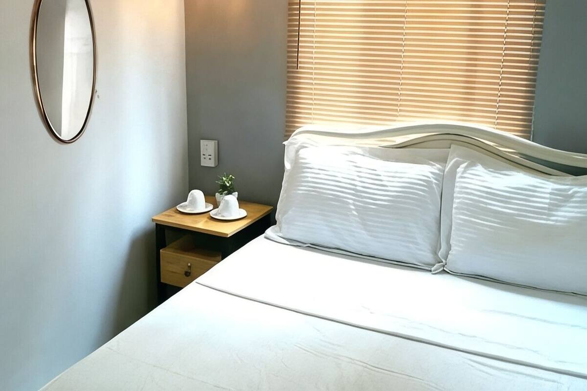 Wi-Fi de cortesia, roupa de cama