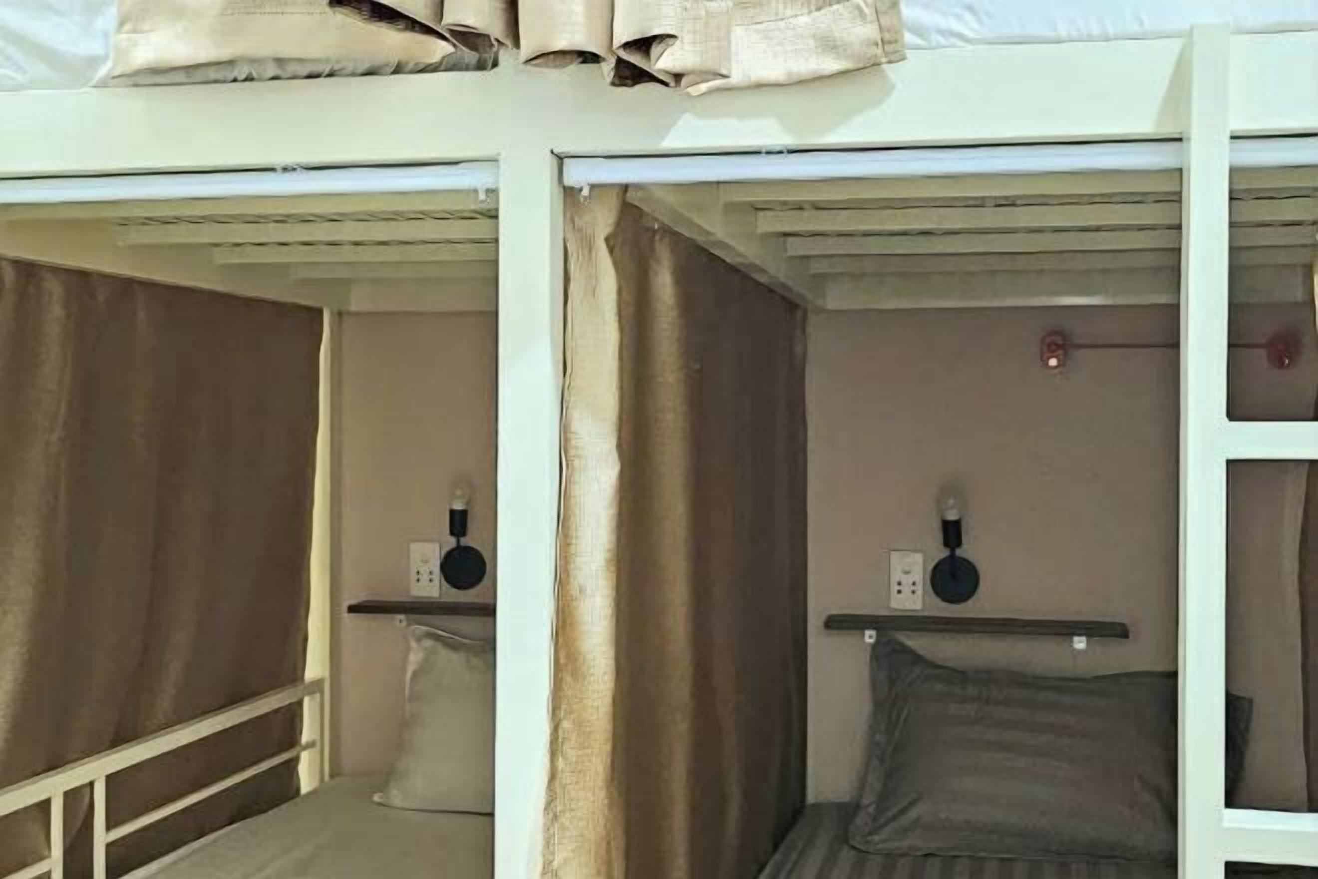 免费 WiFi、床单