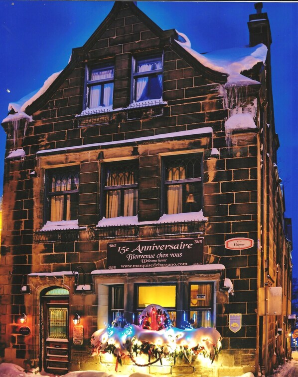 Front of property - evening/night