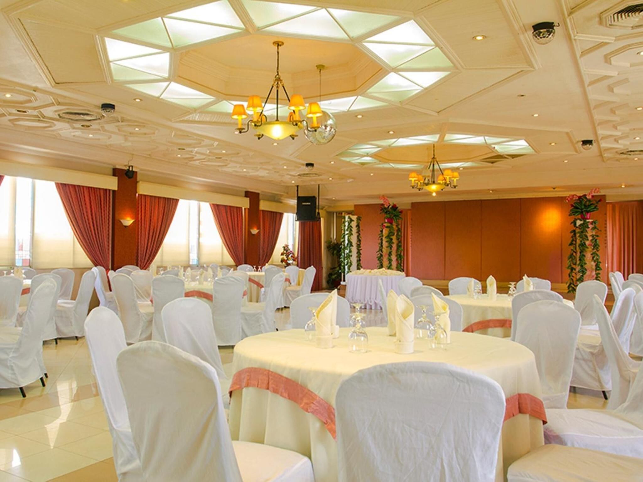 Foto - Grand City Hotel Inc.