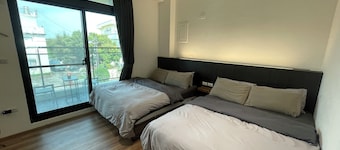 Charging station, pet-friendly pool Luodong, nice homestay