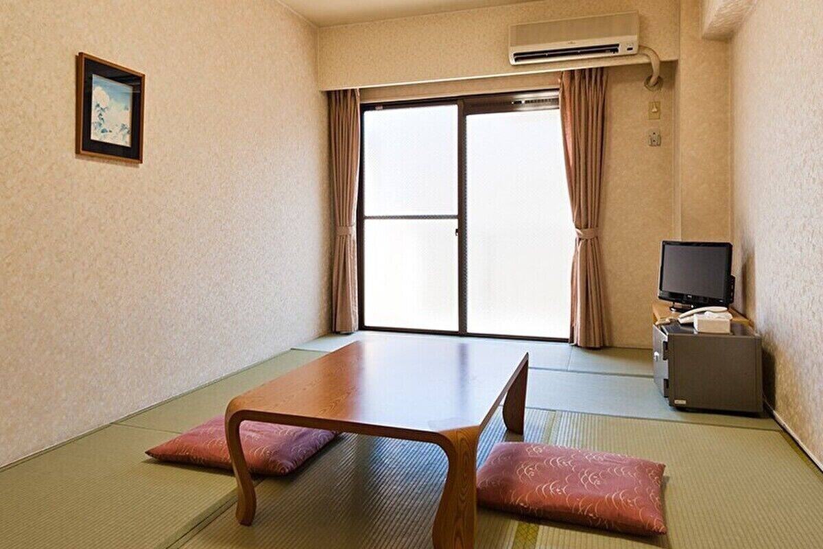 房內夾萬、遮光窗簾/窗簾、免費 Wi-Fi、床單