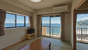 传统客房 | 客房内保险箱、遮光窗帘、免费 WiFi、床单