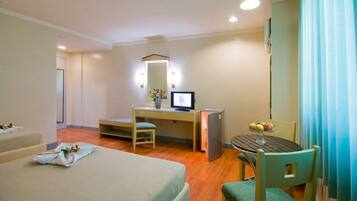 Desk, laptop workspace, blackout drapes, free WiFi