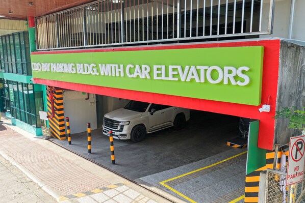 Self-parking (surcharge) 180 per night