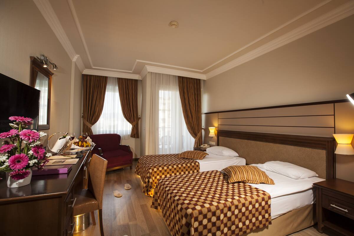 Minibar (free items), in-room safe, laptop workspace, soundproofing