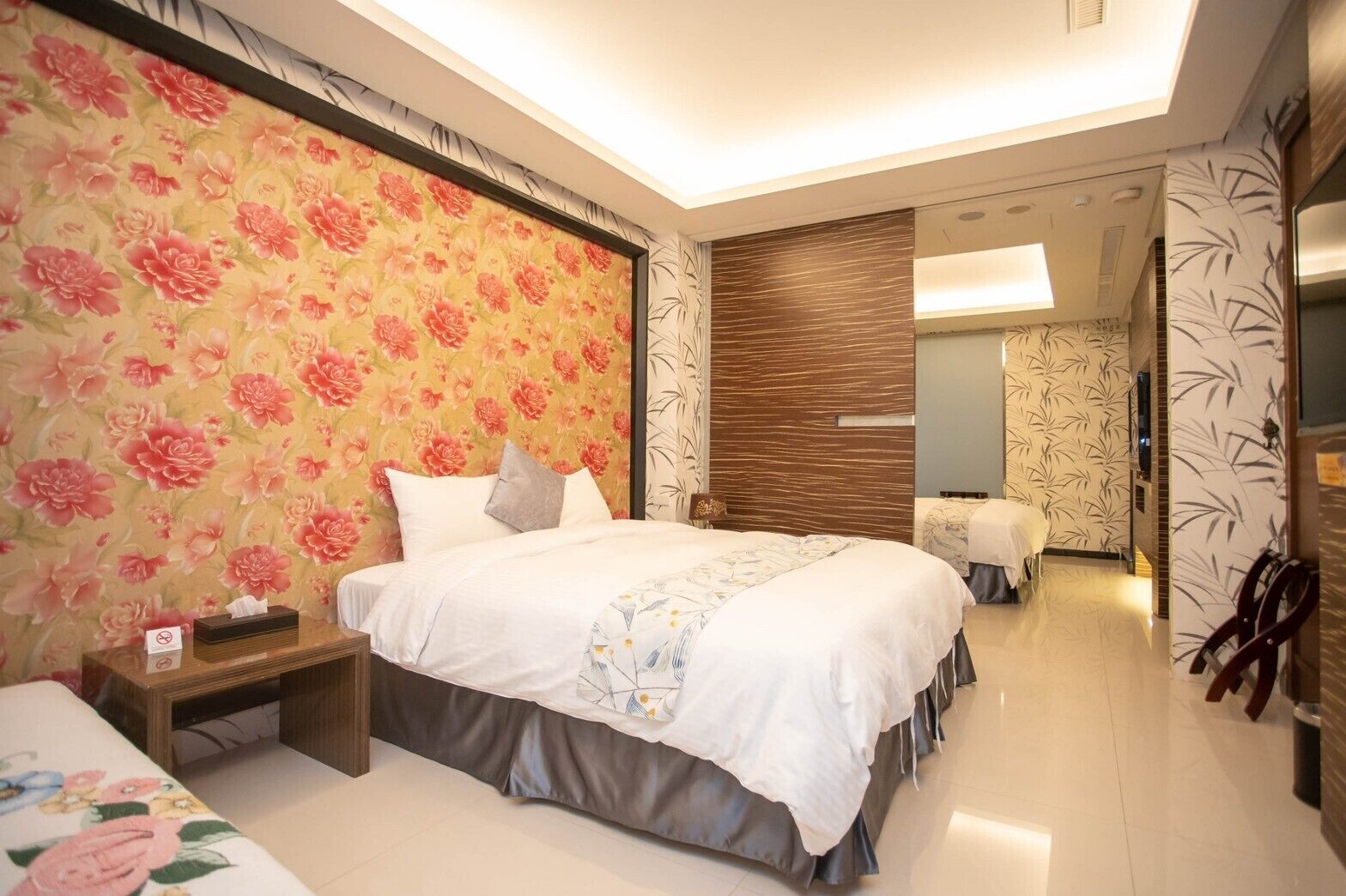 standard quadruple room | in-room safe, soundproofing, free wifi, bed sheets