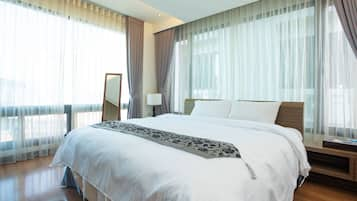 Standard Double Room | In-room safe, soundproofing, free WiFi, bed sheets