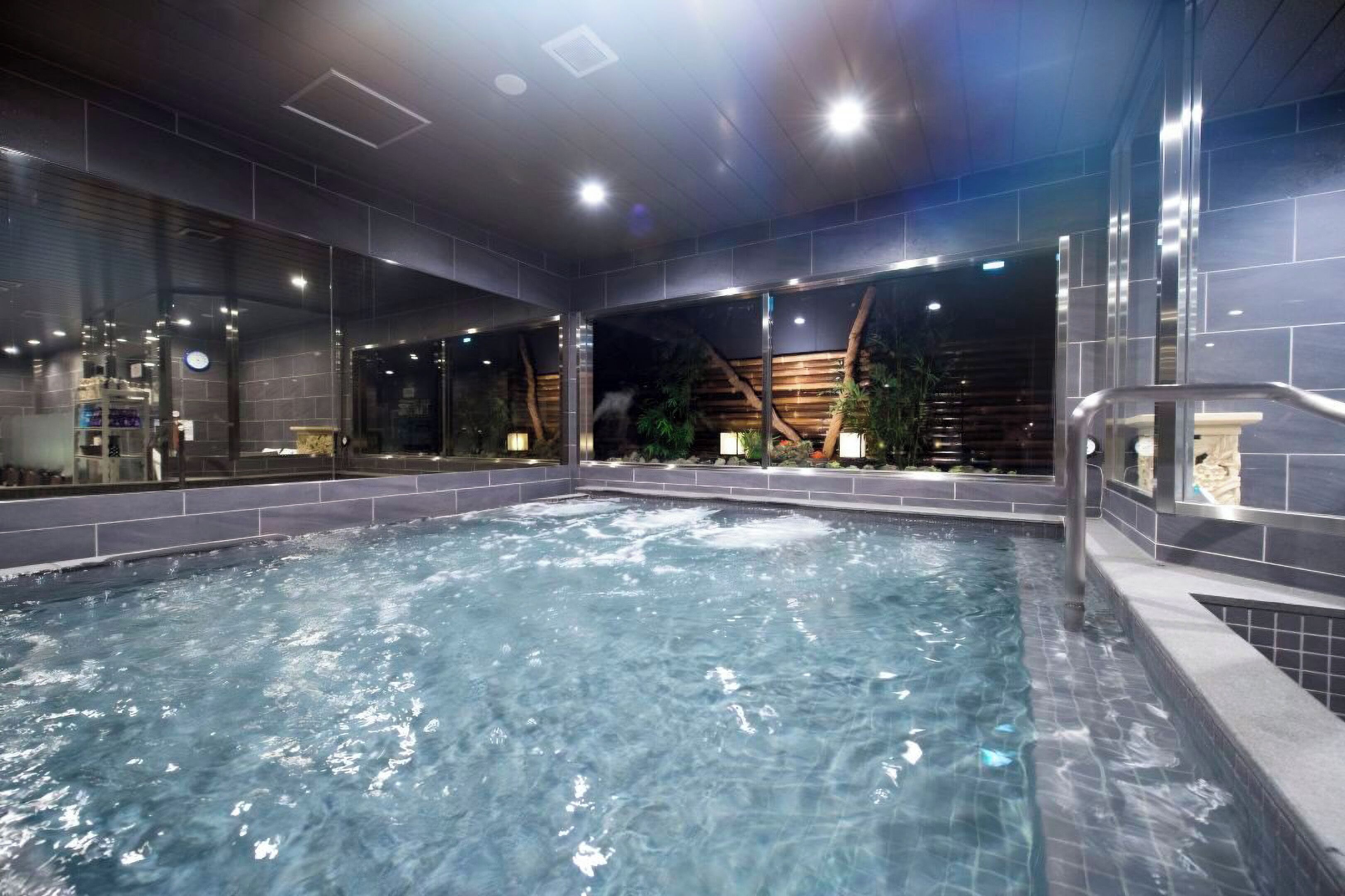 Spring water tub, free toiletries, hair dryer, electronic bidet