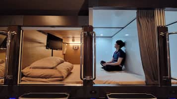 Free WiFi, bed sheets