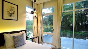 Triangle Suite Lakeside | Lake view