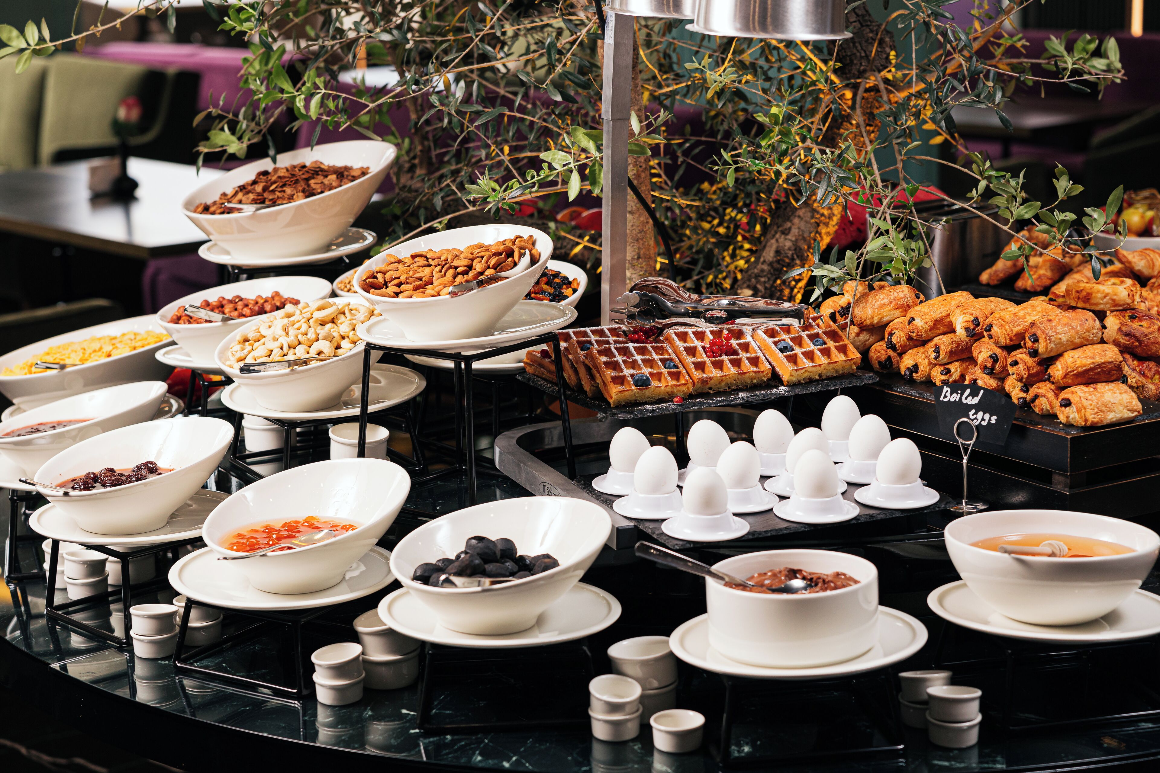 بوفيه فطور مجانًا في أيام الأسبوع