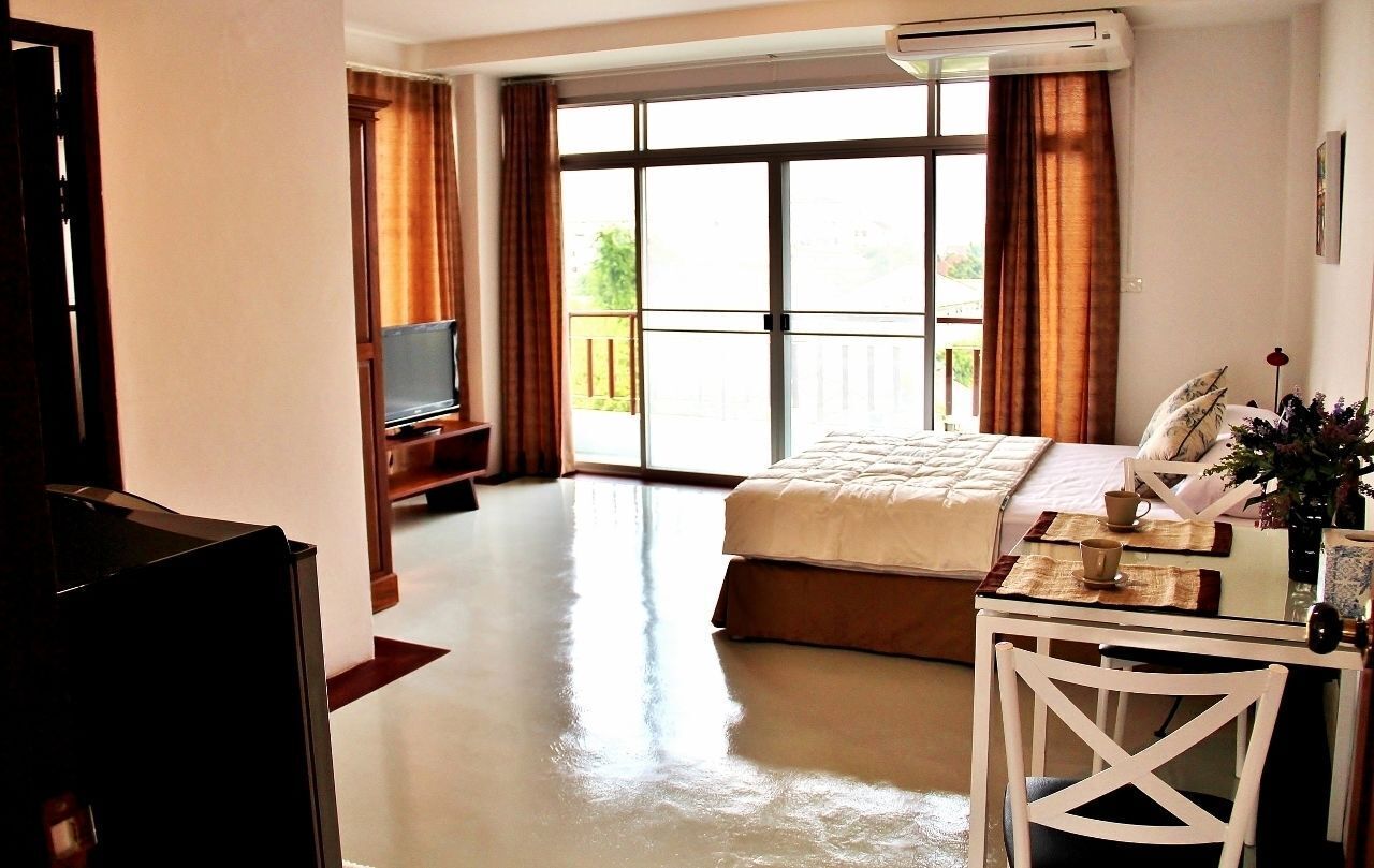 Premium bedding, minibar, individually decorated, individually furnished